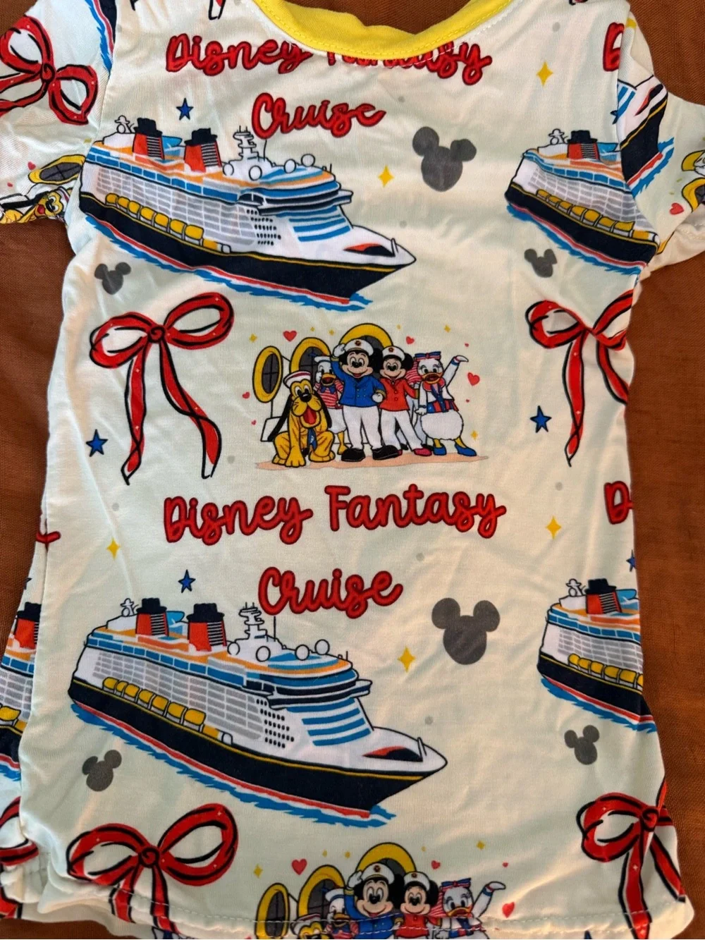 Bamboo White & Yellow 'Disney Fantasy Cruise' Pajama Set 3T